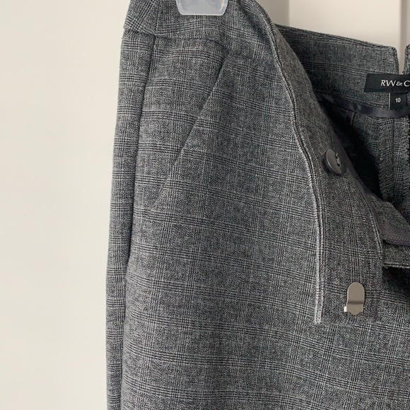 Grey pinstripe women’s suit - Picture 7 of 9